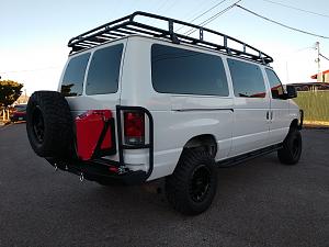 Click image for larger version

Name:	Ford econoline rear bumper and aluminum roof rack.jpg
Views:	68
Size:	101.9 KB
ID:	21895