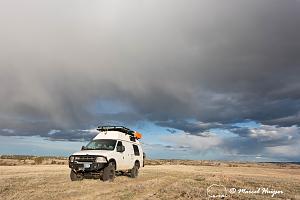 _DSC31024x4 Camper van on the prairie, Montana.jpg
