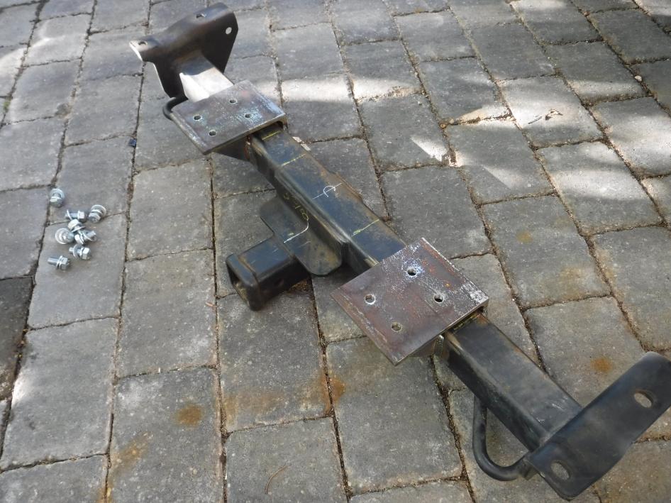welded angles to hitch to carry winch plate
